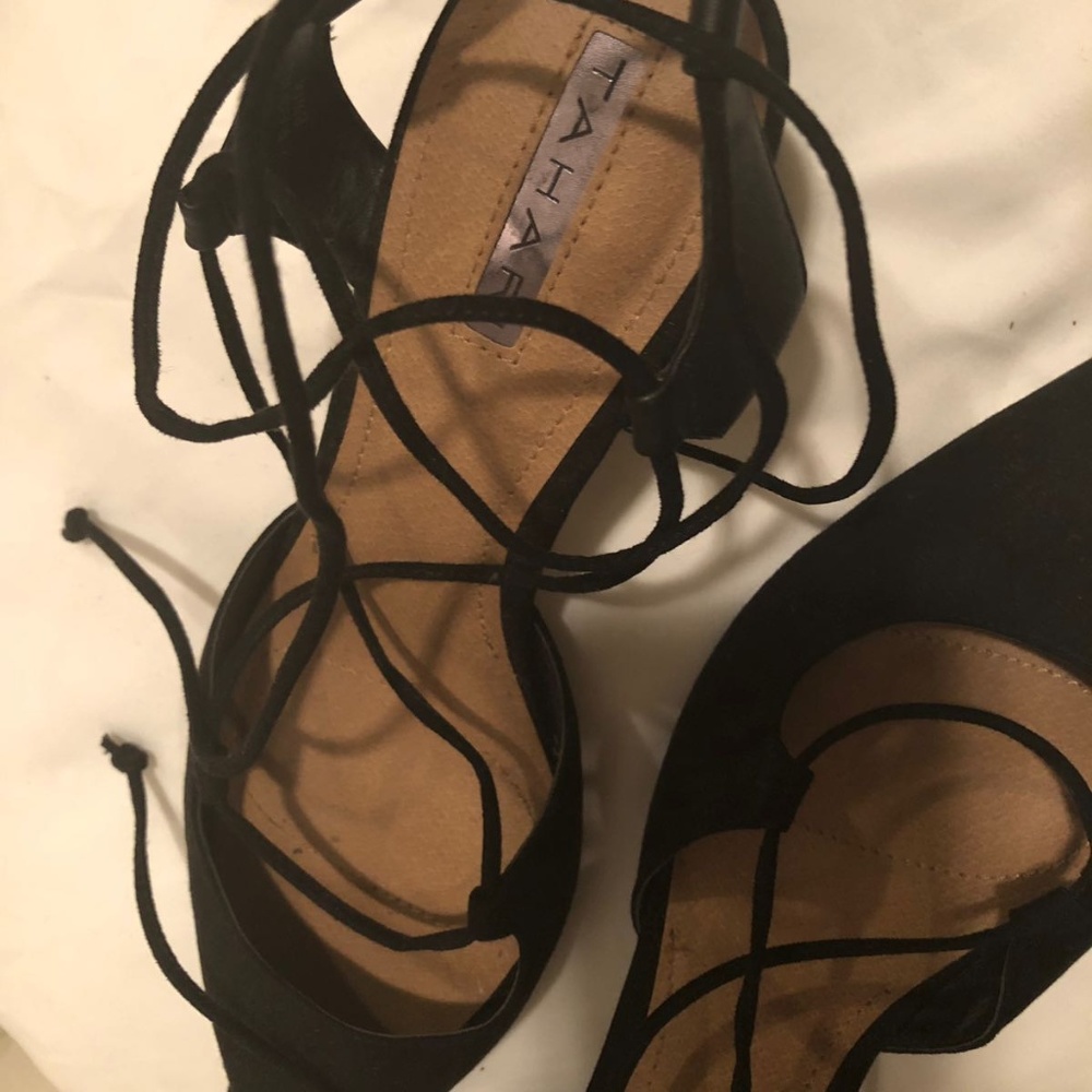 Women's Tahari Black Suede Lace ups shoe Size 8.5 - Picture 6 of 6